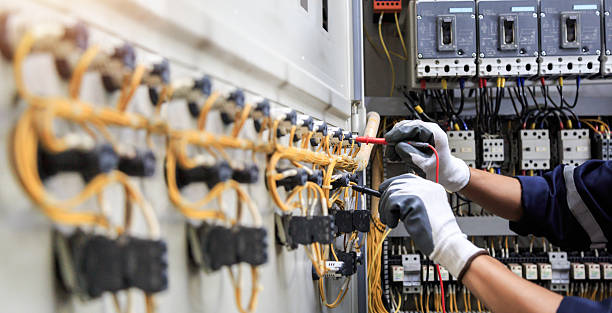 Professional Electrician technician working in Yale, MI